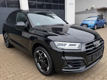 AUDI Q5 50e TFSI quattro sport 3xS Line 20Zoll AHK