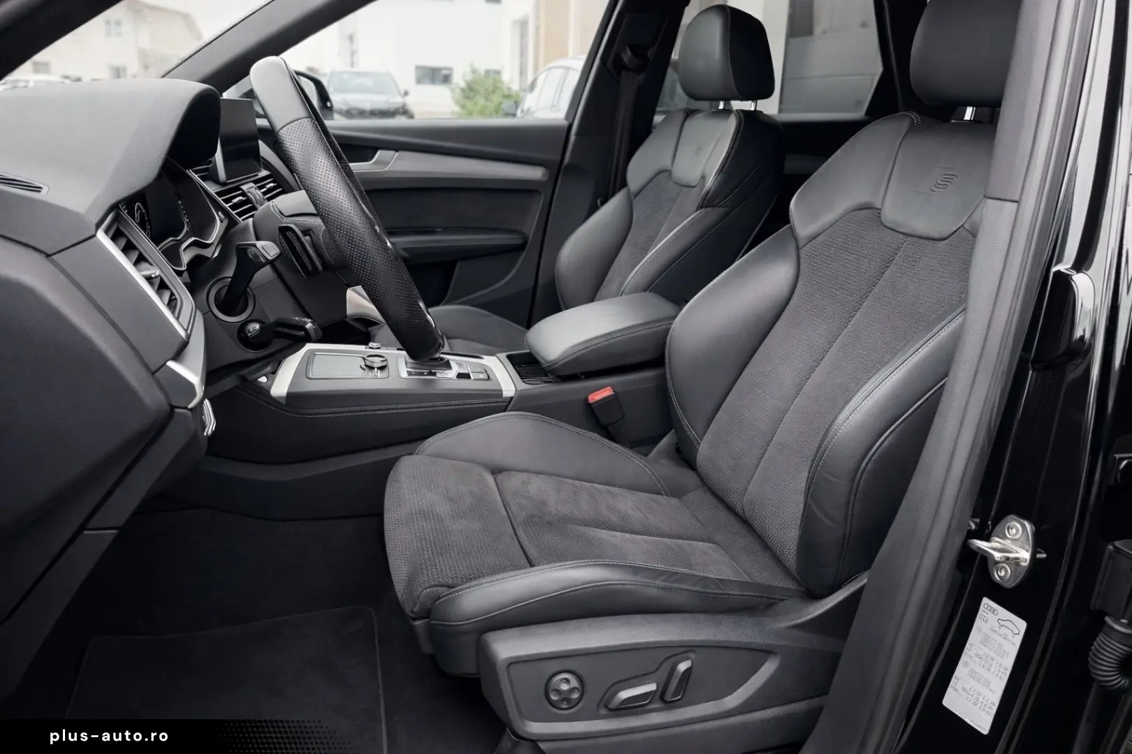 AUDI Q5 50e TFSI quattro sport 3xS Line 20Zoll AHK