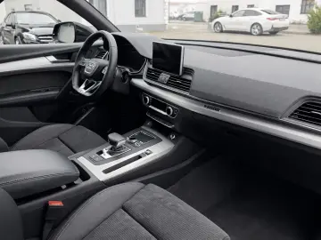 AUDI Q5 50e TFSI quattro sport 3xS Line 20Zoll AHK