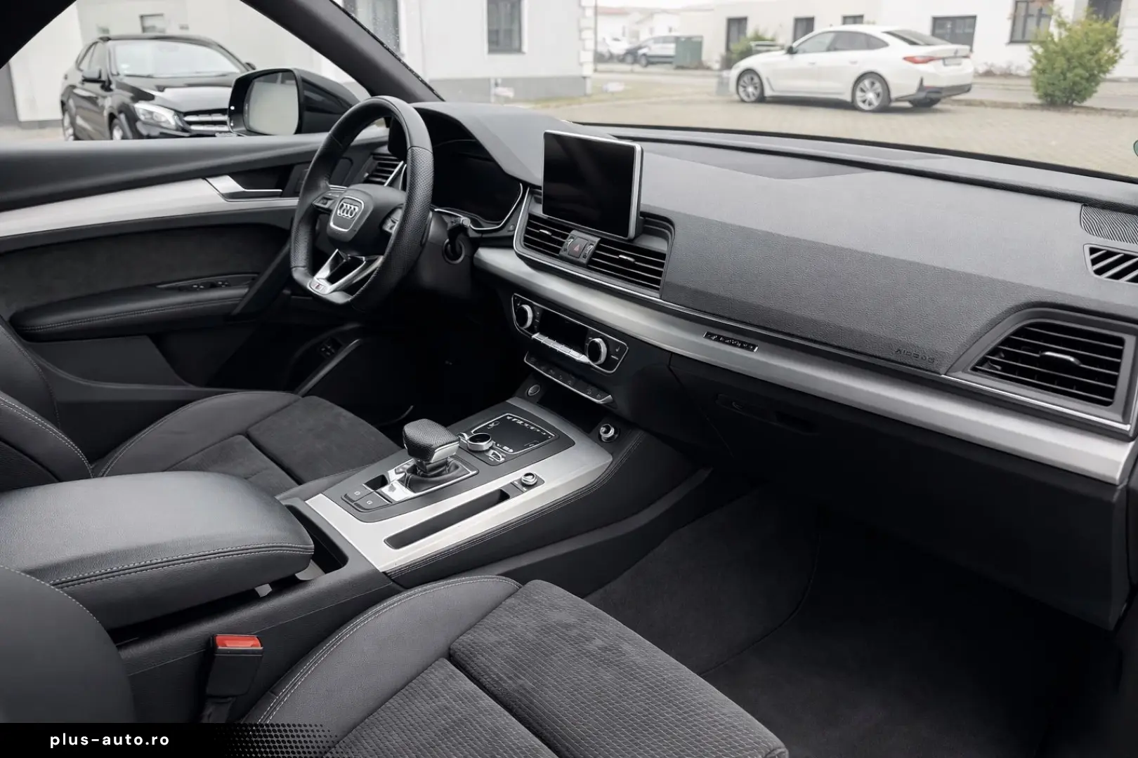 AUDI Q5 50e TFSI quattro sport 3xS Line 20Zoll AHK