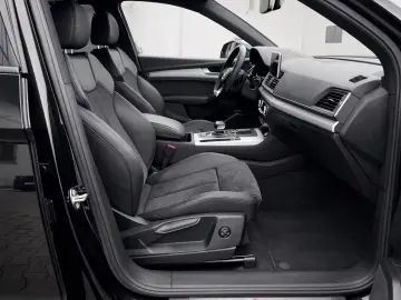 AUDI Q5 50e TFSI quattro sport 3xS Line 20Zoll AHK