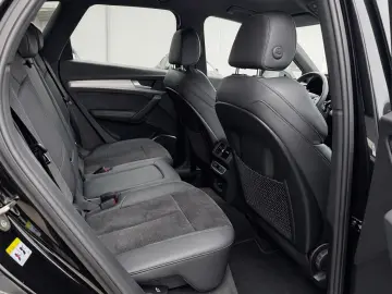 AUDI Q5 50e TFSI quattro sport 3xS Line 20Zoll AHK