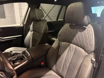 BMW X7 xDrive40d M Sport Pro  22   FULL OPTION
