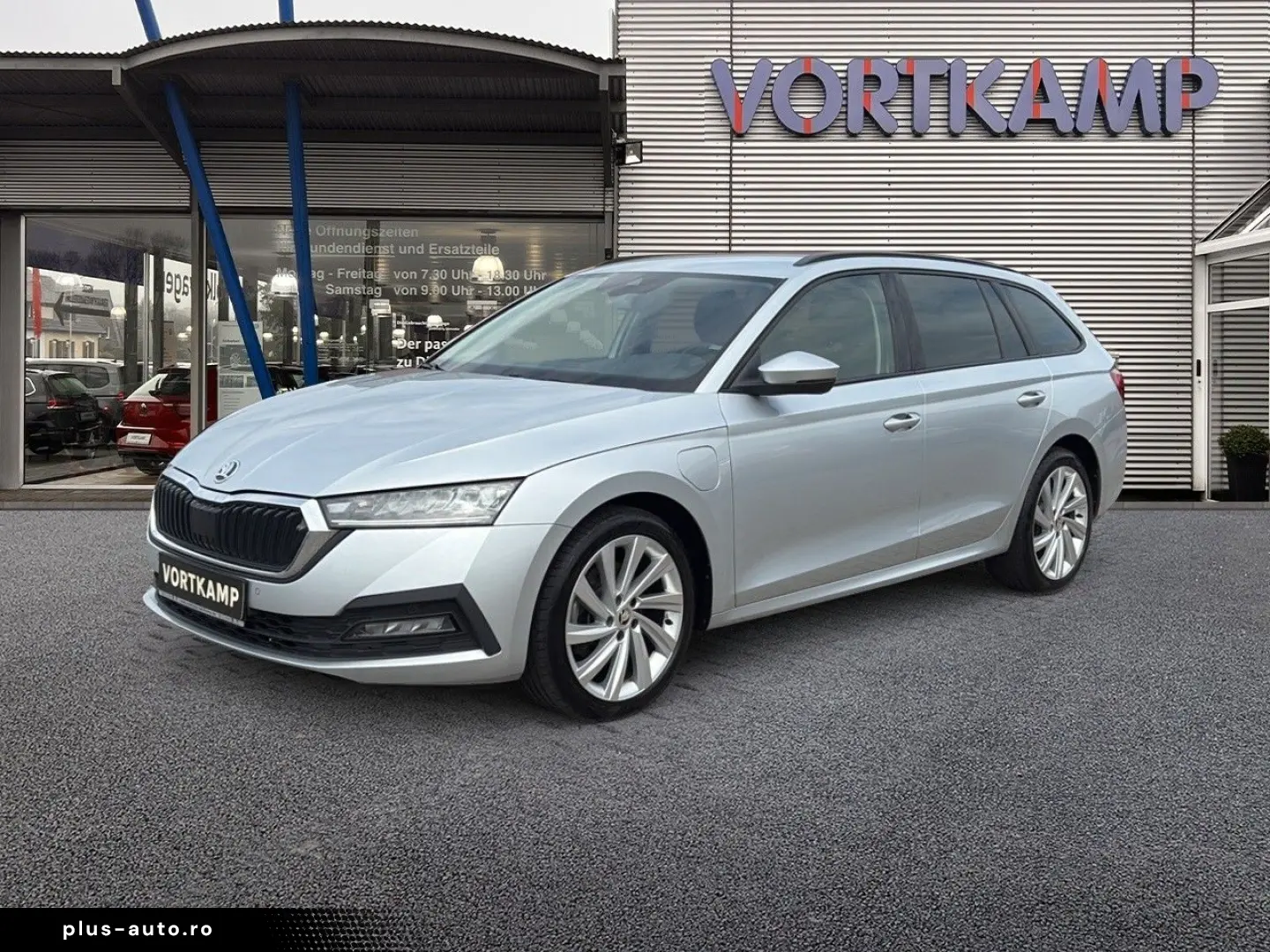 SKODA Octavia Combi Ambition iV