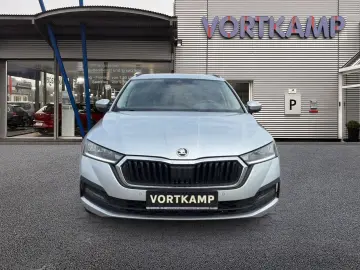 SKODA Octavia Combi Ambition iV