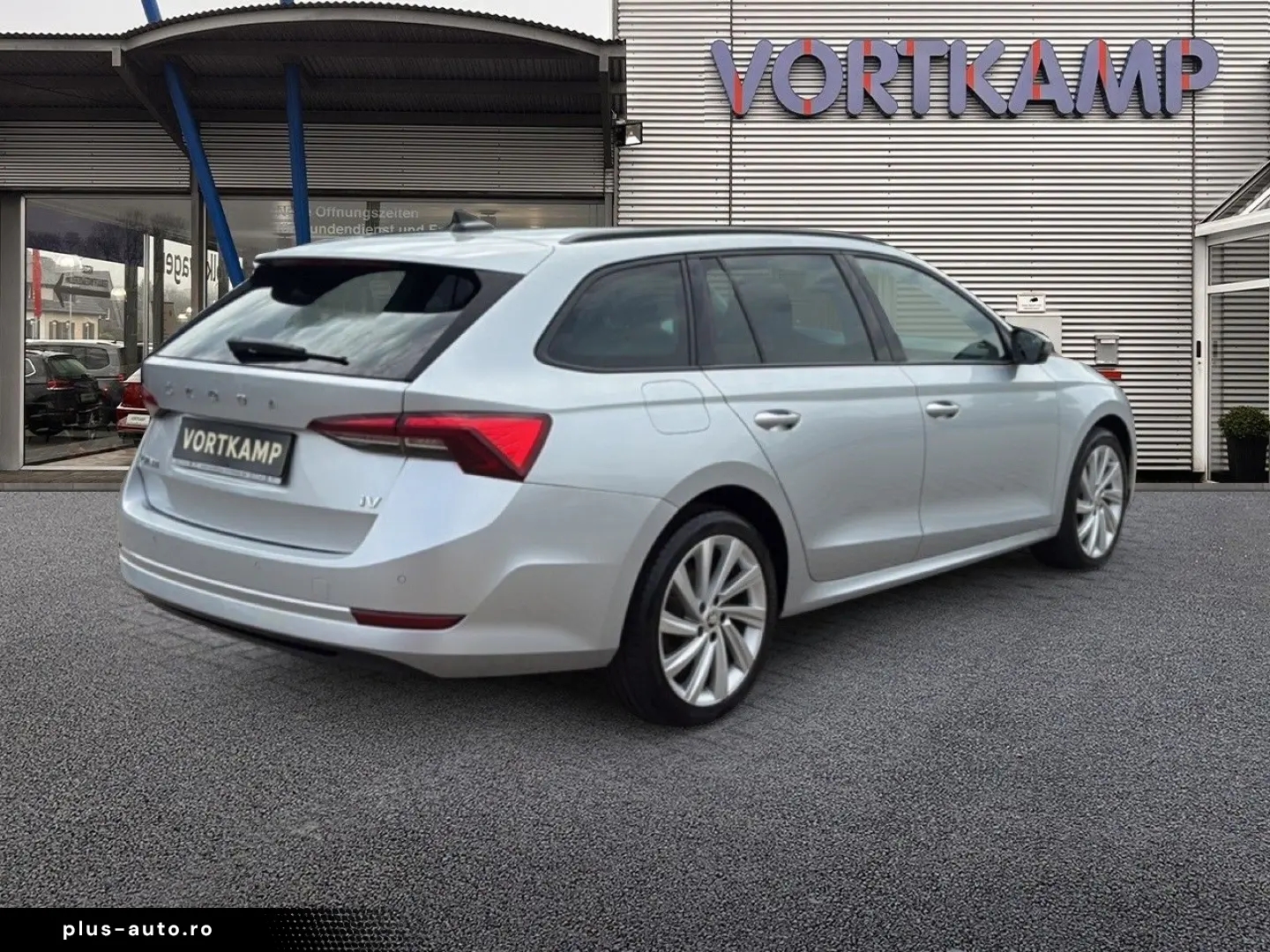 SKODA Octavia Combi Ambition iV