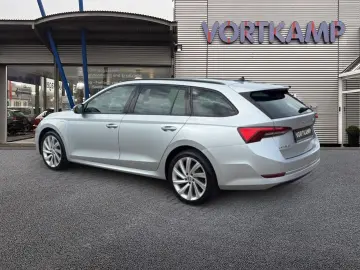 SKODA Octavia Combi Ambition iV