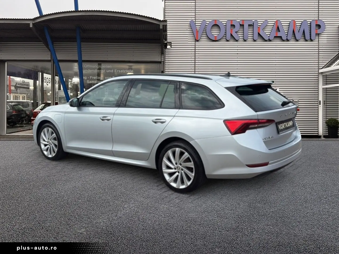 SKODA Octavia Combi Ambition iV