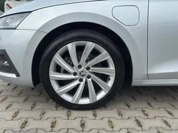 SKODA Octavia Combi Ambition iV