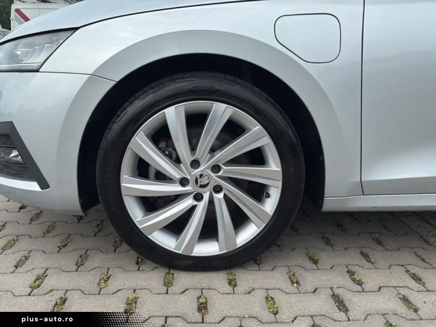 SKODA Octavia Combi Ambition iV