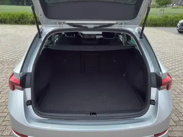 SKODA Octavia Combi Ambition iV