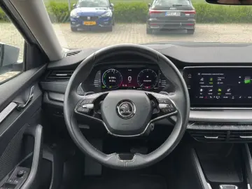 SKODA Octavia Combi Ambition iV
