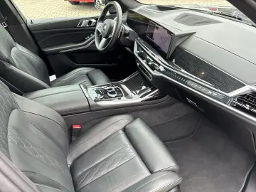 BMW X7 xDrive40d M-SPORT.PRO PANO SITZBEL AHK MASSAG