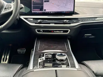 BMW X7 xDrive40d M-SPORT.PRO PANO SITZBEL AHK MASSAG