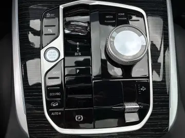 BMW X7 xDrive40d M-SPORT.PRO PANO SITZBEL AHK MASSAG