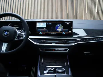 BMW X7 xDrive 40d M-Sport   H&K   7Sitz   Pano   360