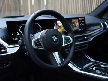 BMW X7 xDrive 40d M-Sport   H&K   7Sitz   Pano   360