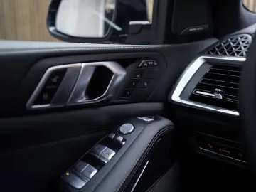 BMW X7 xDrive 40d M-Sport   H&K   7Sitz   Pano   360