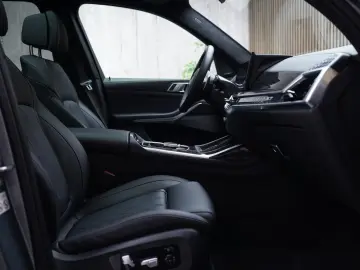 BMW X7 xDrive 40d M-Sport   H&K   7Sitz   Pano   360
