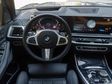 BMW X7 40d M SPORT.LUFTF.SOFTC.PANO.DR.ASS.AHK.5 100
