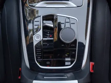 BMW X7 40d M SPORT.LUFTF.SOFTC.PANO.DR.ASS.AHK.5 100
