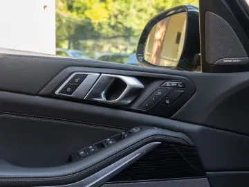 BMW X7 40d M SPORT.LUFTF.SOFTC.PANO.DR.ASS.AHK.5 100