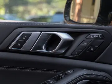 BMW X7 40d M SPORT.LUFTF.SOFTC.PANO.DR.ASS.AHK.5 100