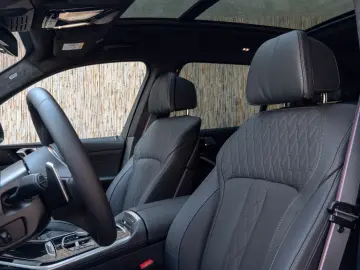 BMW X7 40d M SPORT.LUFTF.SOFTC.PANO.DR.ASS.AHK.5 100