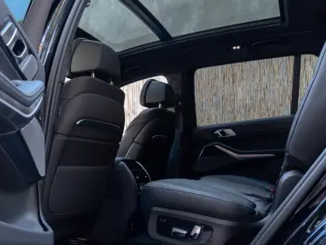 BMW X7 40d M SPORT.LUFTF.SOFTC.PANO.DR.ASS.AHK.5 100