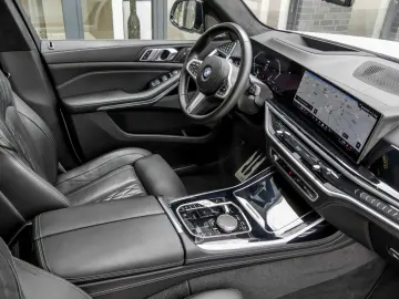 BMW X7 xDrive40d M Sport HUD PANO ACC AHK RFK NAVI