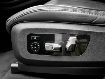 BMW X7 xDrive40d M Sport HUD PANO ACC AHK RFK NAVI