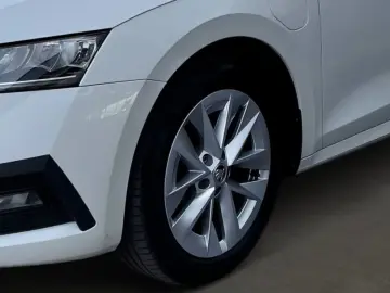 SKODA Octavia Combi 1.4 iV Ambition DSG