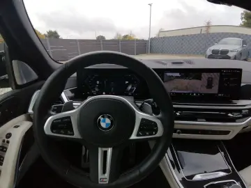 BMW X5 M60 i xDrive NAVI LED SHZ StHz PANO B&W