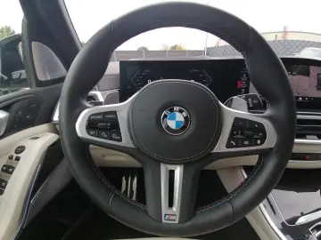 BMW X5 M60 i xDrive NAVI LED SHZ StHz PANO B&W