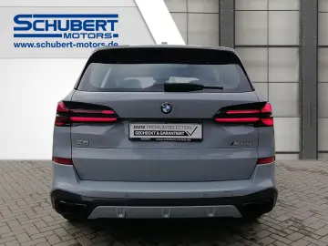 BMW X5 M60 i xDrive NAVI LED SHZ StHz PANO B&W