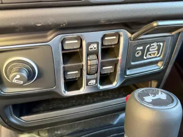 Jeep Wrangler Sahara 2.0l T-GDI 270 PS 4x4