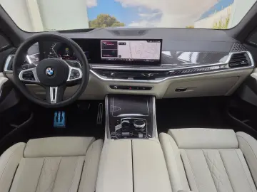 BMW X5 M60 xDrive 22Zoll Luftfeder Pano AHK Sitzlüft