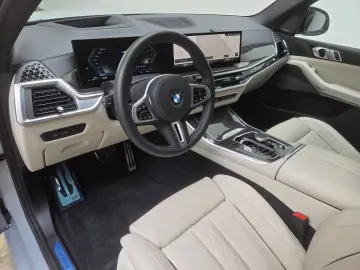 BMW X5 M60 xDrive 22Zoll Luftfeder Pano AHK Sitzlüft