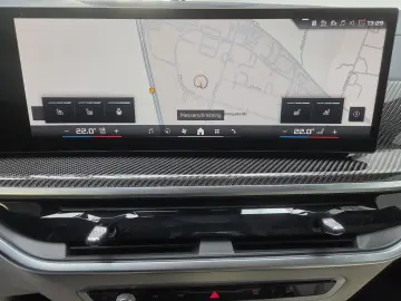 BMW X5 M60 xDrive 22Zoll Luftfeder Pano AHK Sitzlüft