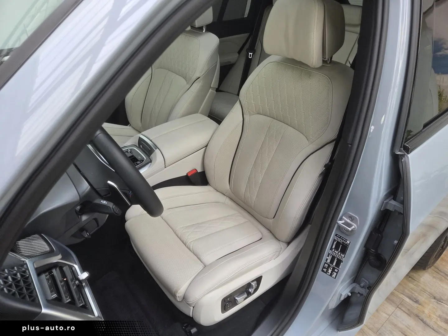 BMW X5 M60 xDrive 22Zoll Luftfeder Pano AHK Sitzlüft