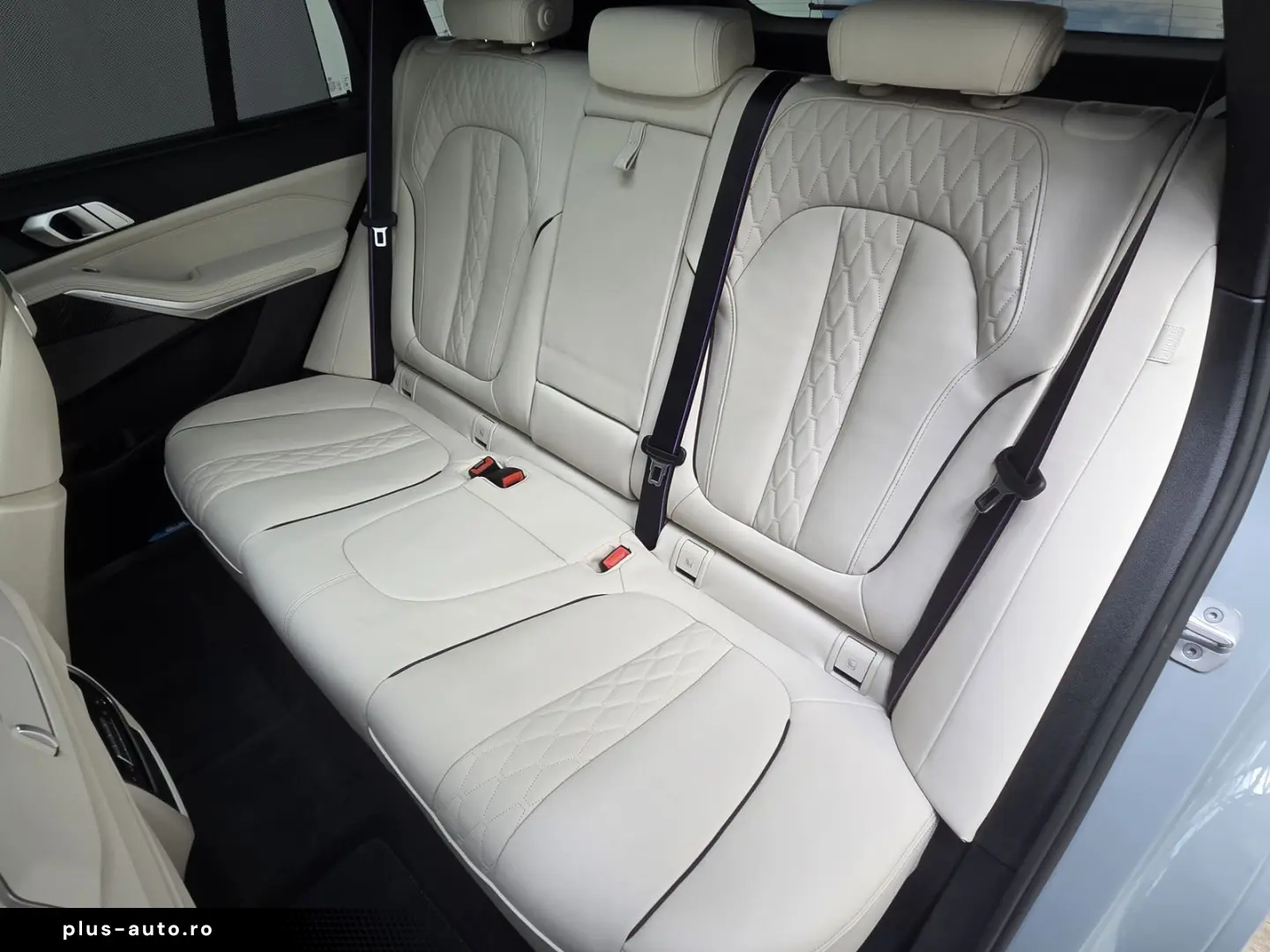 BMW X5 M60 xDrive 22Zoll Luftfeder Pano AHK Sitzlüft