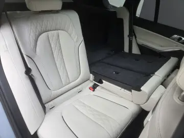 BMW X5 M60 xDrive 22Zoll Luftfeder Pano AHK Sitzlüft