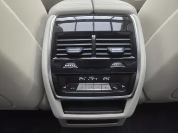 BMW X5 M60 xDrive 22Zoll Luftfeder Pano AHK Sitzlüft