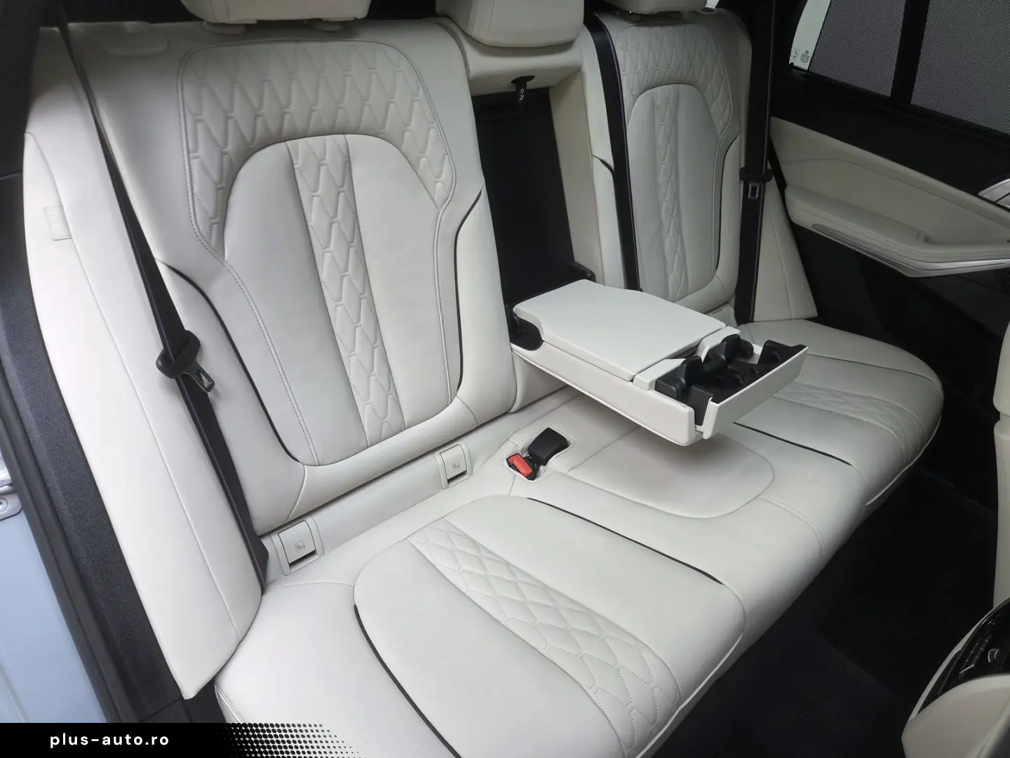 BMW X5 M60 xDrive 22Zoll Luftfeder Pano AHK Sitzlüft