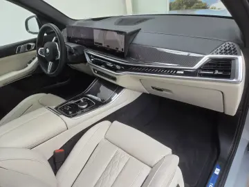 BMW X5 M60 xDrive 22Zoll Luftfeder Pano AHK Sitzlüft