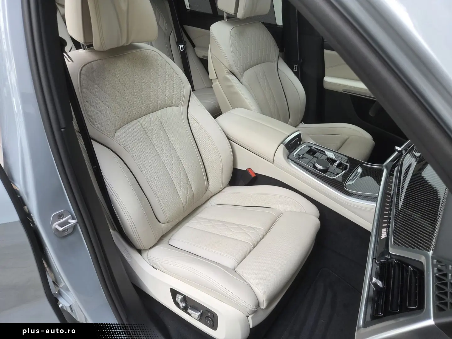 BMW X5 M60 xDrive 22Zoll Luftfeder Pano AHK Sitzlüft