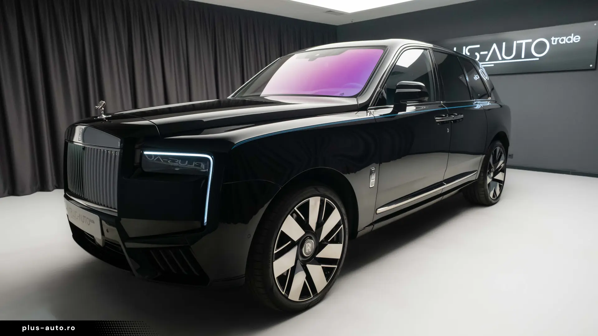 2026 Rolls Royce Cullinan Silver Badge