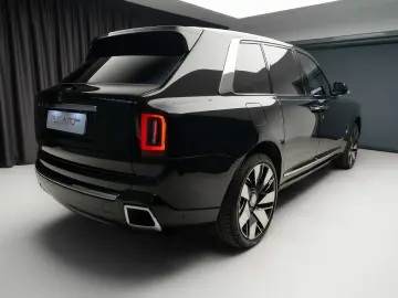 2026 Rolls Royce Cullinan Silver Badge