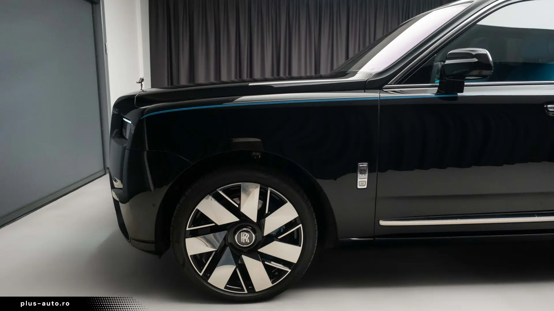 2026 Rolls Royce Cullinan Silver Badge