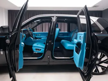 2026 Rolls Royce Cullinan Silver Badge